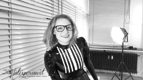 LateXperient H265 2017 05 07 Hermione Jones