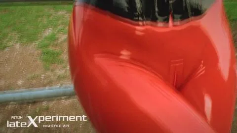 Latexperiment 2010 09 12 Valerie Tramell