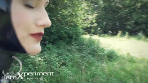 Latexperiment 2010 09 29 Bonny Jumm