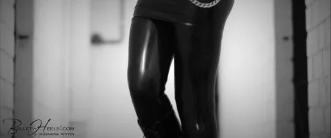 Latexperiment 2011 11 10 Black And White