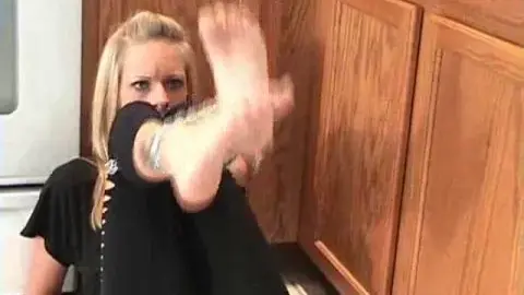 badmanvideos LexiChains1