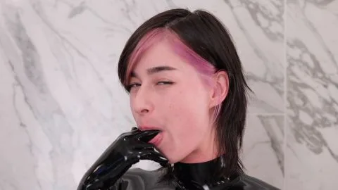 ReflectiveDesire dressing for pleasure