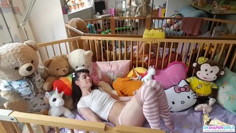 ukdiapergirls video emma 7