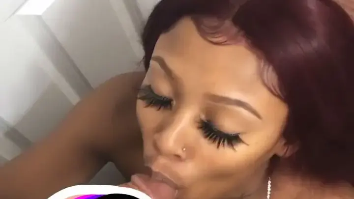 Gordinha Vermelha e Tatuada – Cena Quente