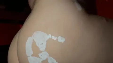 webgirl – Girl Shows Off Painted Ass in Red Light