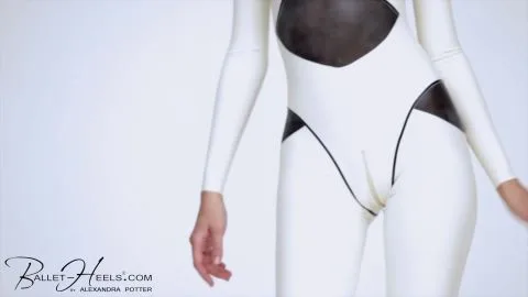 LateXperient H265 2012 06 10 Latex Space Girl