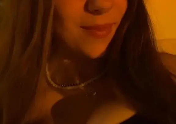 금발 여성이 자위하는 셀카