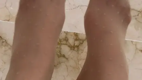 Jessica in Pantyhose – Foot Worship in Bathroom