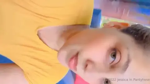 Jessica穿丝袜诱惑