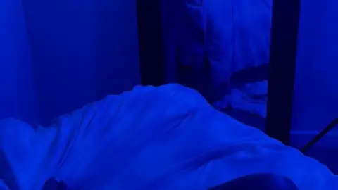 TanlinesNGoodTimes – 2 Chicas Follando