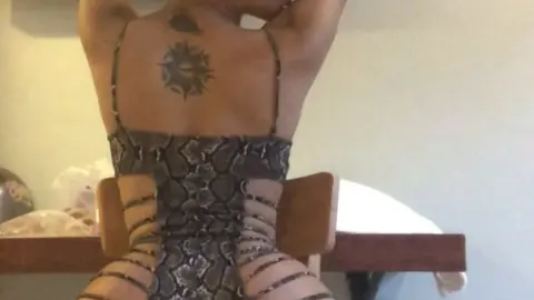 Cerveza111 [361 vids-488 pics] 0gp6sgujn0ihidlnutk4w