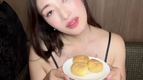 Reikokobayakawa – Reiko Kobayakawa