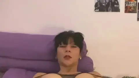 beer111 – 黑发小胸女孩自慰