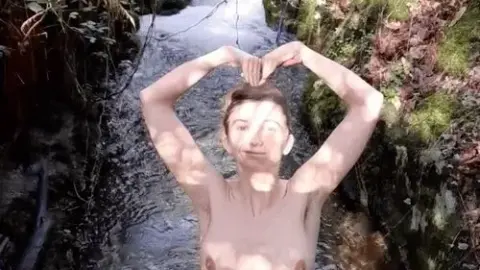 beeboo girl-of 2023-01-29 wanna remind you that you are wonderful full of wond 1