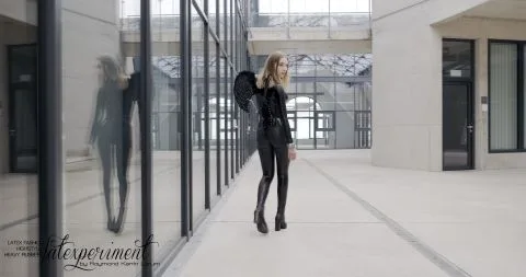 LateXperient H265 2021 12 19 Serena Frost