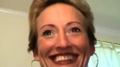 [auntjudys com] Complete Siterip Joss Lynn (joss-lynn-jos031) – josslynn-is-all-smiles-in-her-jean-shorts