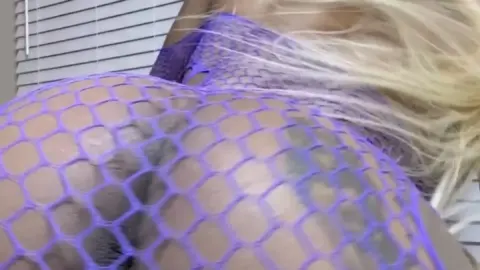 fineassariiii – Black Blonde Curvy Milf Doggy Style