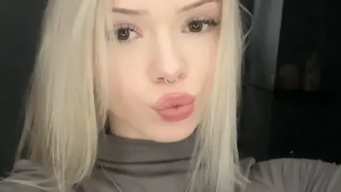 Mia Bluebird – OF Reddit Blowjob Compilation