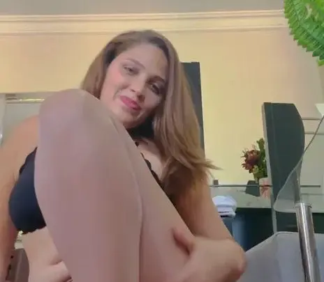Jessica in Strumpfhosen – Büro Fuß Fokus