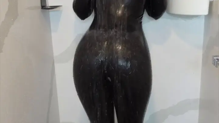 natalienightwolf – Duşta Lateks Blondie Sikmek