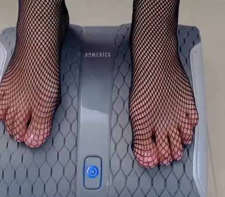 Jessica in Pantyhose – Foot Massage with Black Fishnets