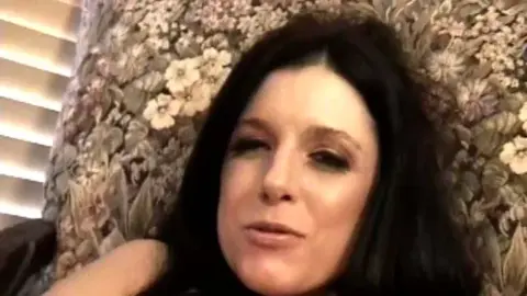 India – India Has a Hot Body (Names Di – Iz)