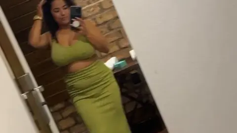 TanlinesNGoodTimes – Asian Babe Selfie in Bathroom Mirror