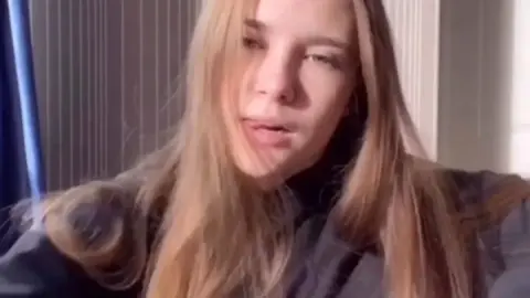 webgirl OnlyFans SiteRip (as of 2 webgirl-2020-10-19 122734-60627632 1