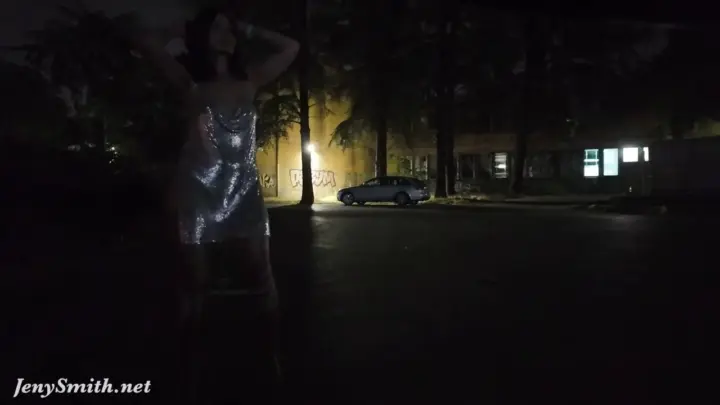 JenySmith 2025 2025-08-12 I was waiting next to a club 2160p