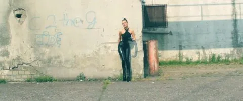 Latexperiment 2011 06 12 Valerie Tramell