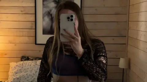 webgirl OnlyFans SiteRip (as of 2 webgirl-2025-05-29 101012-1744682685