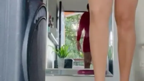 Jessica in Strumpfhosen – Jessica spielt in Strumpfhosen-Fetisch-Szene