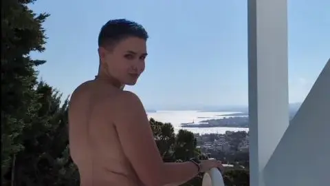 kitthebeefcake pool naked 4