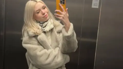 [OF+Reddit Megapack] Mia Bluebird