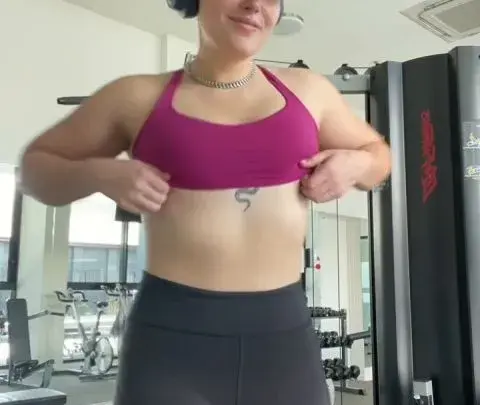 kitthebeefcake gym boobs