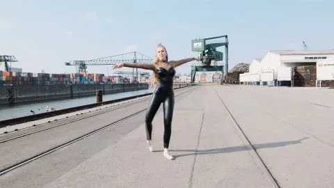 LateXperient H265 2019 05 16 Sophia Levine