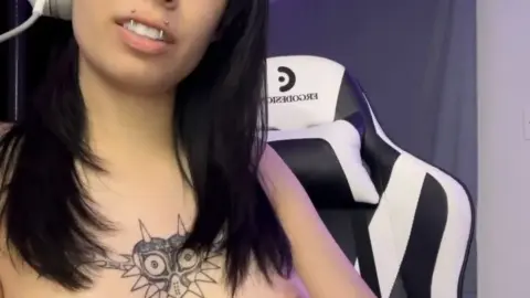 @ssneepsnorps part2 – Latina in headphones gets fucked hard