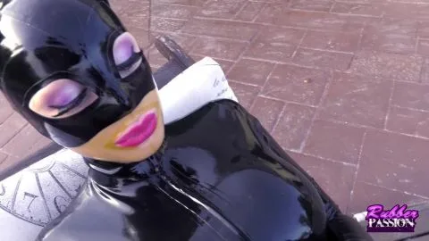 2018 Catwoman Meets Batman Pt1