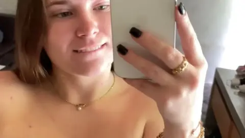 webgirl OnlyFans SiteRip (as of 2 webgirl-2023-02-13 055403-512538647 1