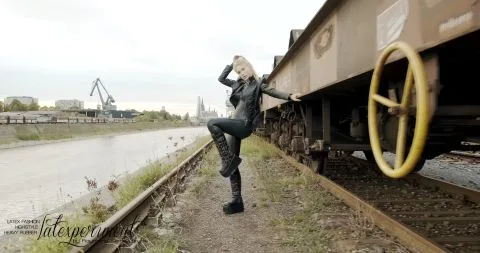 LateXperient H265 2021 02 28 Leila Herring