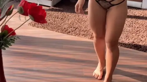 mywetteva 0gyv2366yuoe4twoomtgh – Brunette Selfie Lingerie Shoot