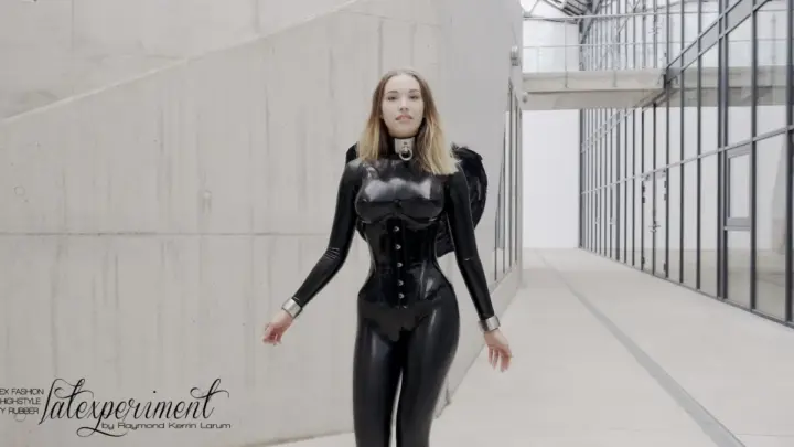 Latexperiment 2021-12-19 – Serena Frost