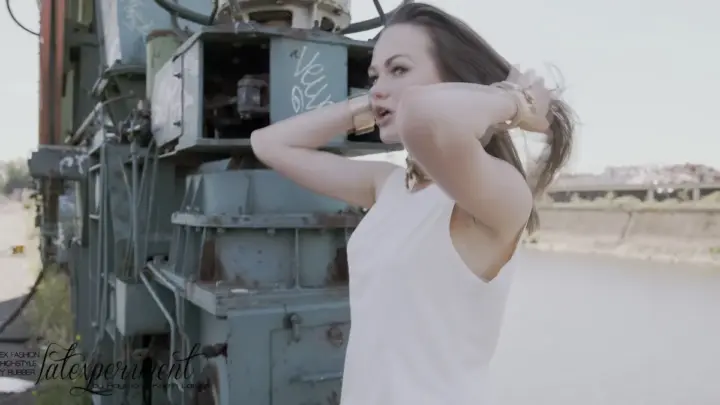 Latexperiment 2020-06-28 – Alexandra Potter