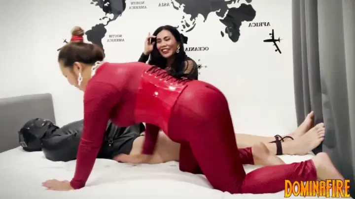 dominafire Dominafire And Mizzired Facesitting Their Bondage