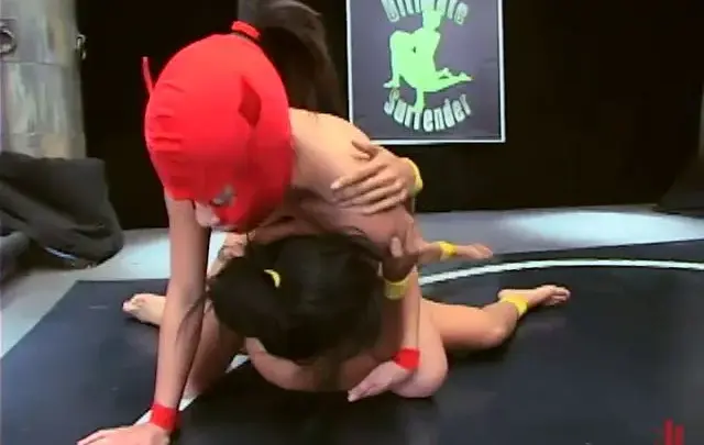 UltimateSurrender com 2409 Ninja Lyla