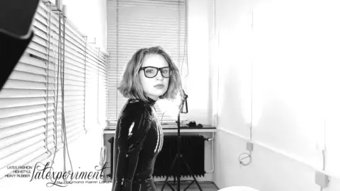 Latexperiment 2017-05-07 – Hermione Jones