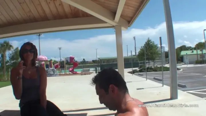 Miami Mean Girls H 265 You Need Foot-Therapy