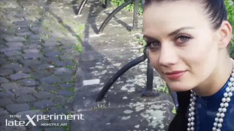 LateXperient H265 2010-05-09 – Valerie Tramell