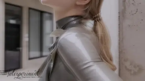 Latexperiment 2020-11-15 – Leila Herring