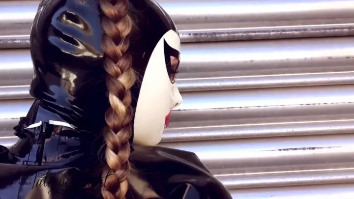 LateXperient H265 2016-12-18 – Hermione Jones